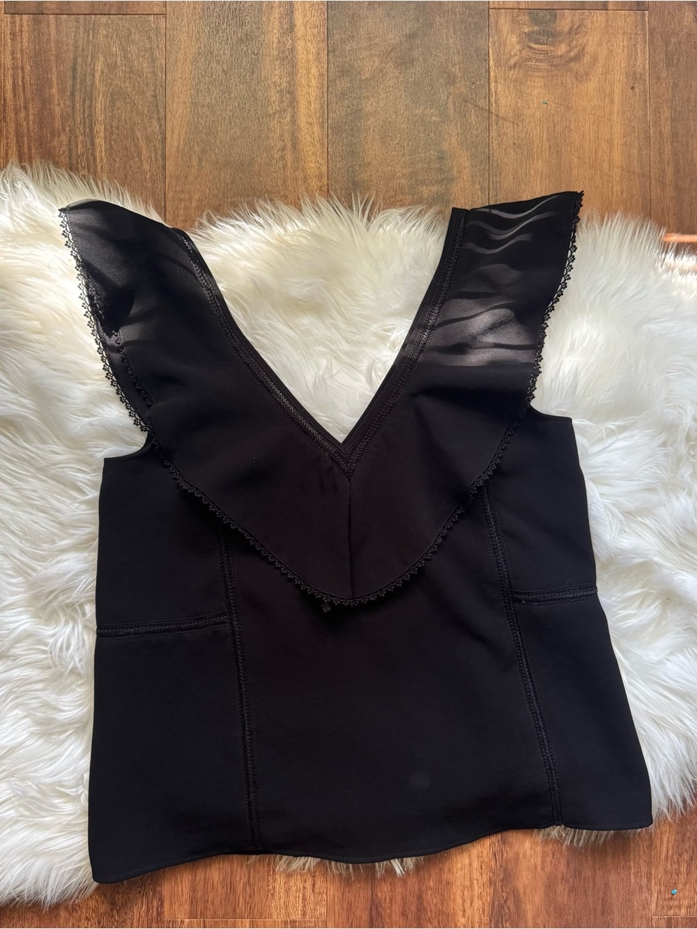Sezane Manette Ruffle V Neck Blouse in Black Size 34 / 2 - Picture 3 of 7